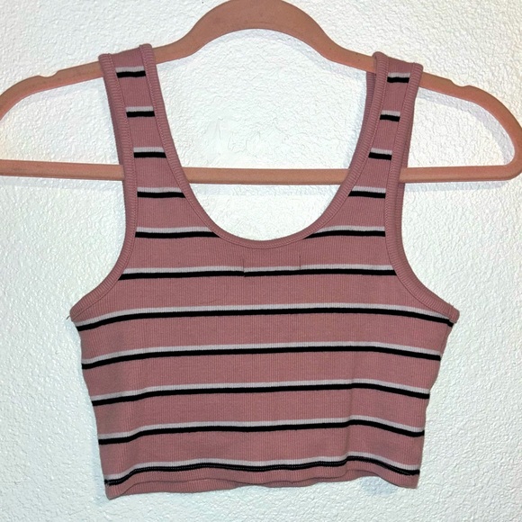 cute pink , black , and white shirt 🩷🖤🤍 - Picture 3 of 3